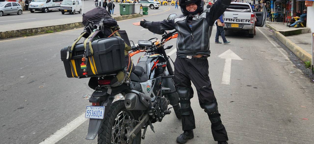 De Yacuiba al Caribe: Jessica, una mujer, una moto y un sueño sin fronteras De Yacuiba al Caribe: Jessica, una mujer, una moto y un sueño sin fronteras